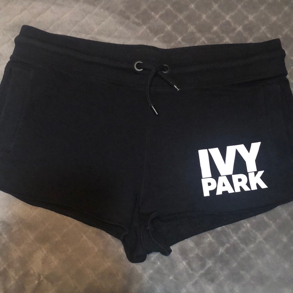 Mid rise short shorts